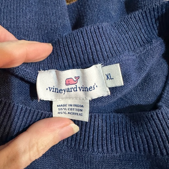Women’s Vineyard Vines sweater - Picture 2 of 2